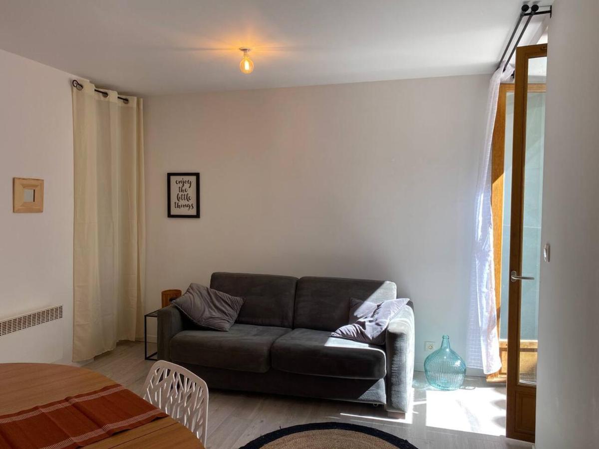 Accueillant Petit T2 Coeur De Centre Ville Lézignan-Corbières Buitenkant foto